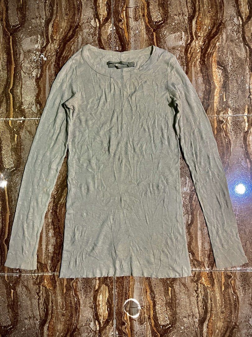 FW2005 RICK OWENS MAINLINE “MOOG” BONE THERMAL LONGSLEEVE (Category: Luxury Apparel) located in Cagayan de Oro. Submitted by middlesosa (Listing ID 1466257459, Image 1). Description: FW2005 RICK OWENS MAINLINE “MOOG” BONE THERMAL LONGSLEEVE SIZE 48 ON TAG WIDTH - 16 inches LENGTH - 29 inches SLEEVE - 29 inches SHOULDER - 13.5 inches STRETCHABLE ONE SIZE MADE IN ITALY RUNWAY PIECE ASYMMETRICAL BACK LINE STITCH UNISEX.