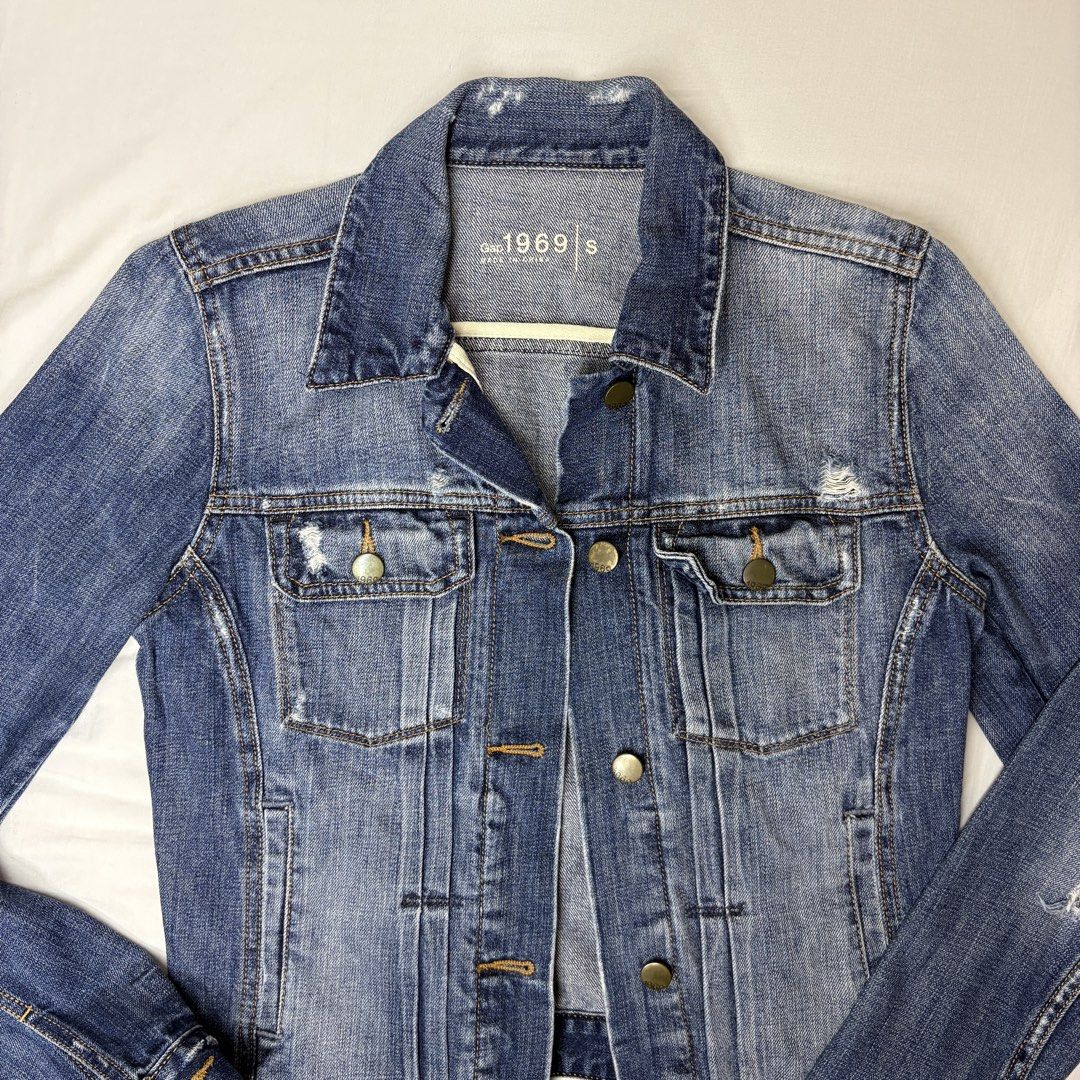 Gap 1969 Denim Jacket Size S (Category: Coats, Jackets and Outerwear) located in Angeles City. Submitted by muse_archive (Listing ID 1466247107, Image 3). Description: -Gap 1969 denim jacket in classic blue wash. -Womens -Small to medium -Like new.