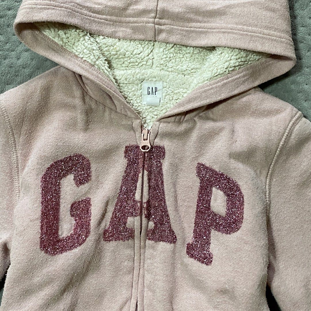 Gap Pink Jacket and Short Set (Category: Coats, Jackets and Outerwear) located in Ajuy. Submitted by savvyclassics (Listing ID 1466307215, Image 3). Description: Gap Jacket W:17 L:18.5 has stain Gap short W:24-28 L:12 .