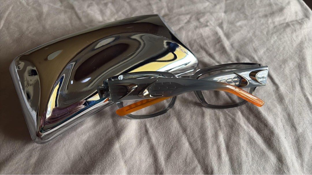 Gentle Monster - Nine Piece Part GC5 (Category: Sunglasses & Eyewear) located in Manila. Submitted by troynacianceno05 (Listing ID 1466192477, Image 2). Description: .