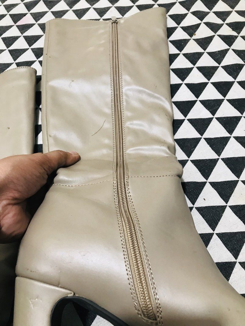 GENUINE LEATHER BOOTS (Category: Boots) located in Gamu. Submitted by 2022bagsbunny (Listing ID 1466205605, Image 2). Description: HEELS 3" Height : 14.5" WOMENS SIZE 6-6.5.