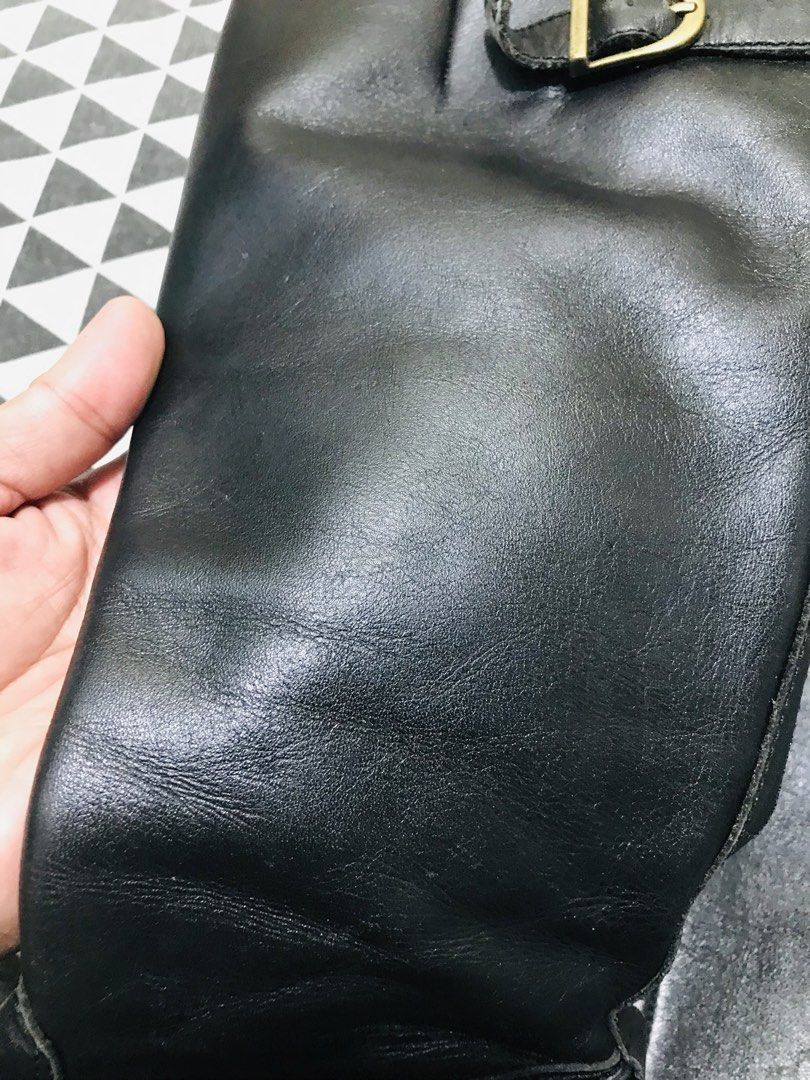GENUINE LEATHER BOOTS (Category: Boots) located in Gamu. Submitted by 2022bagsbunny (Listing ID 1466205816, Image 2). Description: HEIGHT 13 " WOMENS size 6 May issue po .