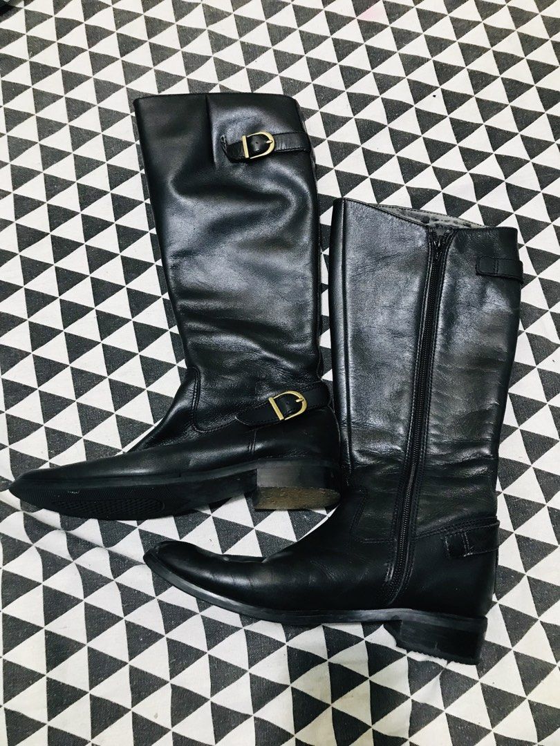 GENUINE LEATHER BOOTS (Category: Boots) located in Gamu. Submitted by 2022bagsbunny (Listing ID 1466205816, Image 1). Description: HEIGHT 13 " WOMENS size 6 May issue po .