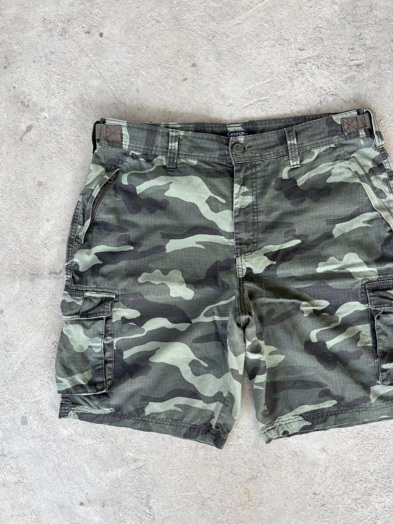 George Camou Cargo Short (Category: Shorts) located in Dagupan City. Submitted by nigsstuff.com (Listing ID 1466212179, Image 3). Description: In Pristine Condition No issue Waist 38 Length: 21 Leg Opening: 15 Swipe for details.