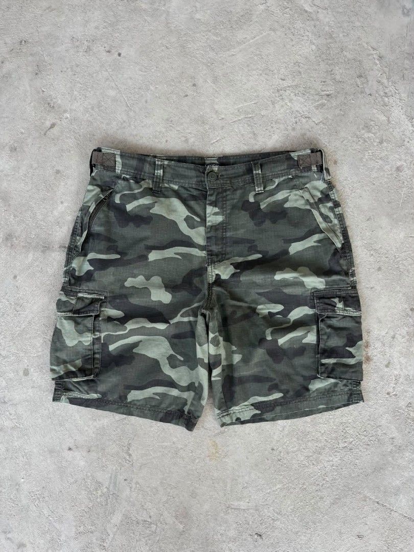 George Camou Cargo Short (Category: Shorts) located in Dagupan City. Submitted by nigsstuff.com (Listing ID 1466212179, Image 1). Description: In Pristine Condition No issue Waist 38 Length: 21 Leg Opening: 15 Swipe for details.