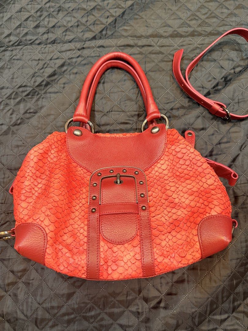 Gironacci top-handle satchel (Category: Cross-body Bags) located in Quezon City. Submitted by enati (Listing ID 1466274054, Image 1). Description: Gironacci bag Made in italy With textured snakeskin/python-style pattern..