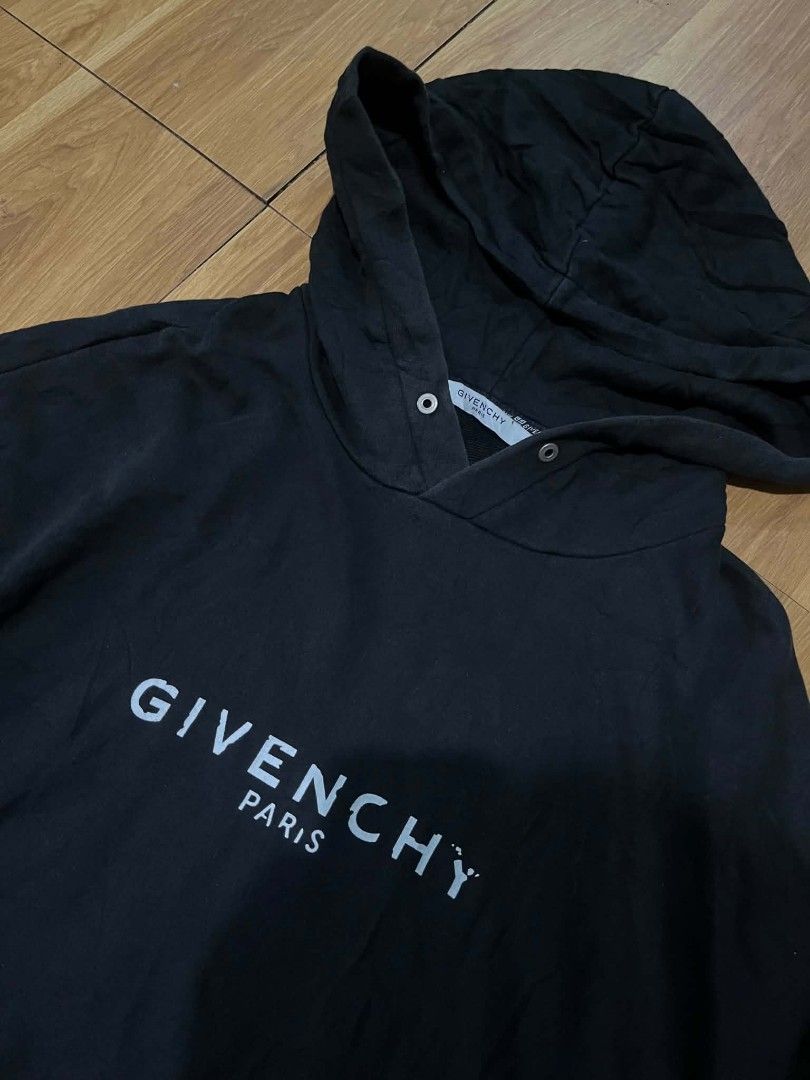 Givenchy Paris logo hoodie (Category: Luxury Apparel) located in Bulacan. Submitted by nifftyythrifty (Listing ID 1466220244, Image 2). Description: givenchy Paris logo hoodie small to large.