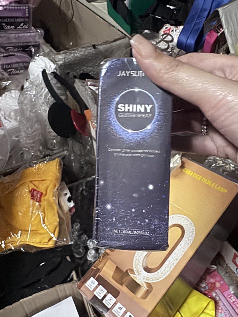 Glitter spray (Category: Bath) located in Pasay City. Submitted by shirley.manacsa (Listing ID 1466236088, Image 1). Description: .