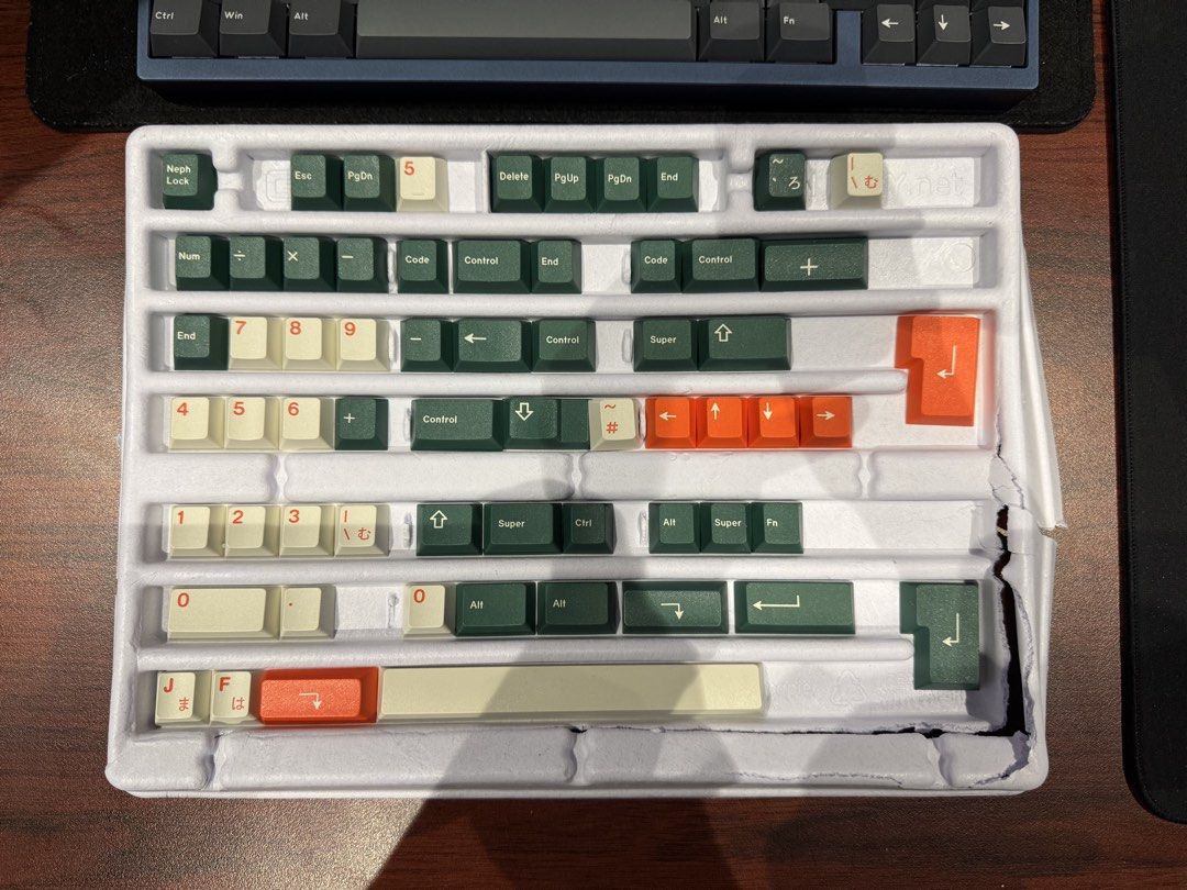 GMK Kaiju (Category: Computer Keyboard) located in Caloocan City. Submitted by vincebelen85507 (Listing ID 1466295520, Image 3). Description: GMK Kaiju Php6000 No shine Mounted once to try, did not daily drive Tray is damaged during handling Rfs: Did not fit the theme of my setup.