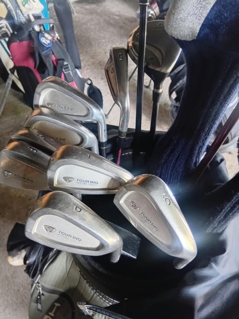 Golf Set (Category: Golf) located in Caloocan City. Submitted by zencat.2085d8 (Listing ID 1466334028, Image 3). Description: take all with 4 drivers(taylormade, king cobra, etc.) mizuno rons (5,6,7,8,9,F,S,P) mizuno fairway wood mizuno putter including golf bag Tees Balls etc. (good for beginners) .