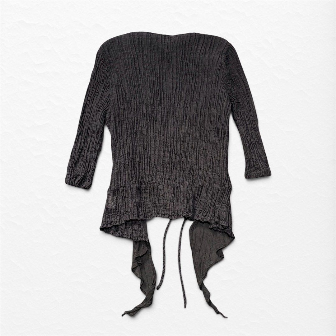 gothic blazer | lace inner | m (Category: Others Tops) located in Quezon City. Submitted by w4rdrobeph (Listing ID 1466167227, Image 3). Description: Gothic & vampy curated thrift Washed • No issue ‎✧༺♥༻✧ ‎ ‎no cod ‎mop: gcash,maya & bank transfer visit my ig: w4rdrobeph .