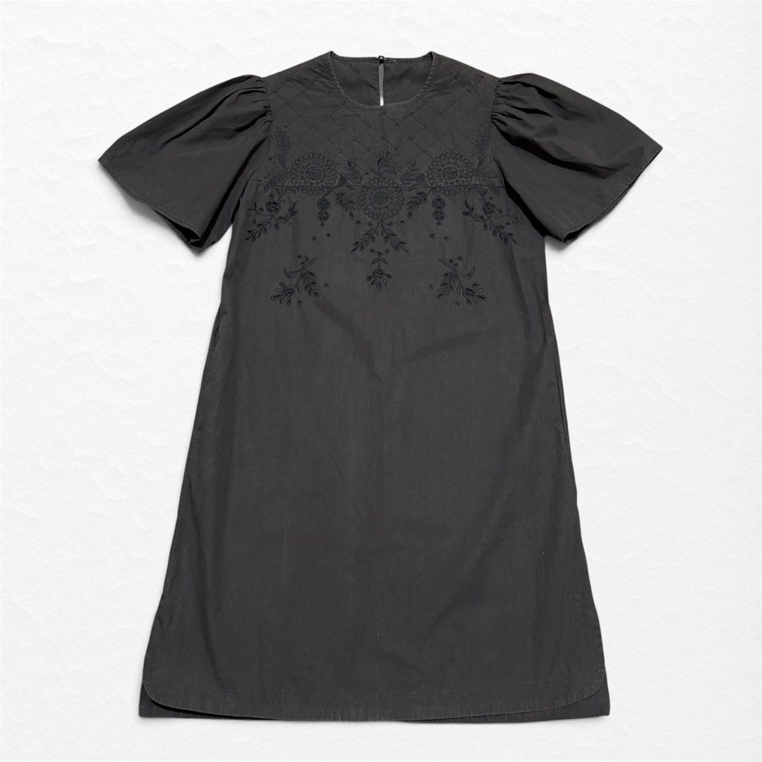 gothic dress | has pockets on both sides | m (Category: Dresses) located in Quezon City. Submitted by w4rdrobeph (Listing ID 1466176265, Image 1). Description: Gothic & vampy curated thrift Washed • No issue ‎✧༺♥༻✧ ‎ ‎no cod ‎mop: gcash,maya & bank transfer visit my ig: w4rdrobeph .