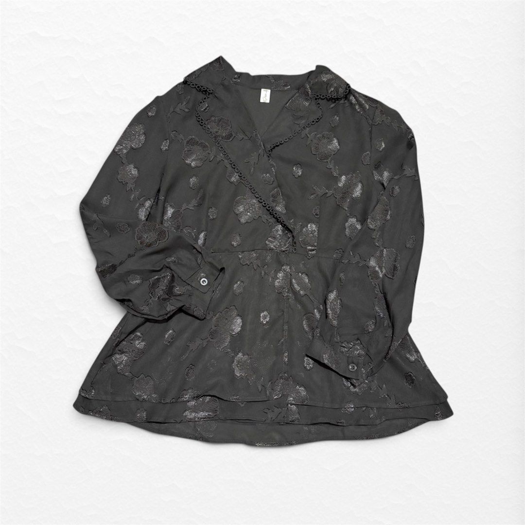 gothic top | m-semi l (Category: Longsleeves) located in Quezon City. Submitted by w4rdrobeph (Listing ID 1466171040, Image 1). Description: Gothic & vampy curated thrift Washed • No issue ‎✧༺♥༻✧ ‎ ‎no cod ‎mop: gcash,maya & bank transfer visit my ig: w4rdrobeph .
