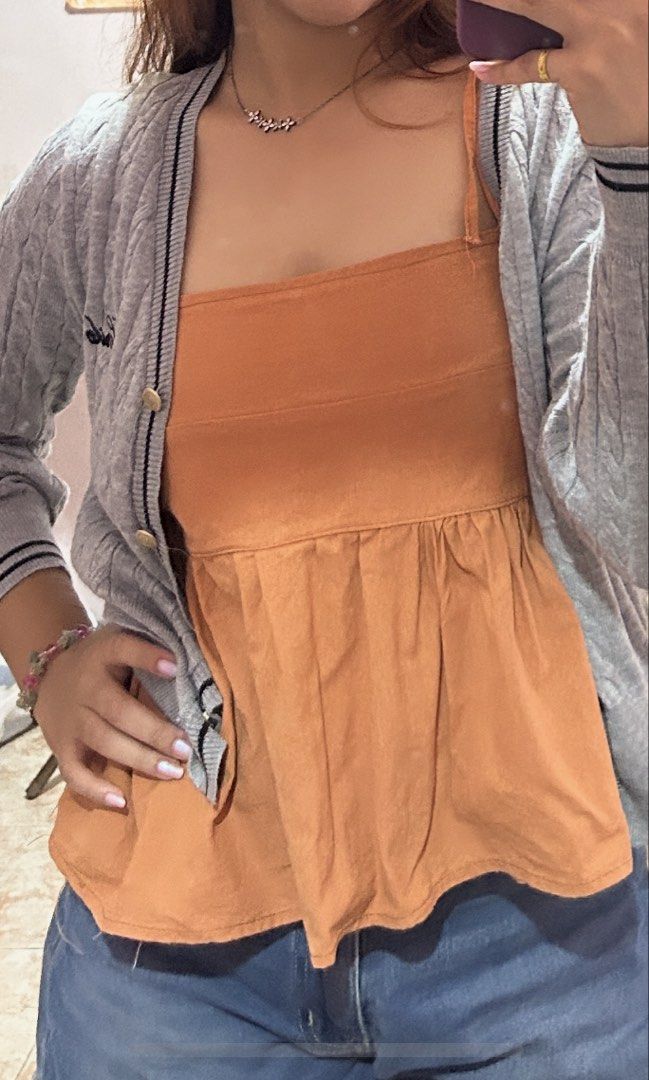 Gray Cardigan (Category: Coats, Jackets and Outerwear) located in Pinamalayan. Submitted by _dragonfly (Listing ID 1466162563, Image 2). Description: bought from a local boutique.