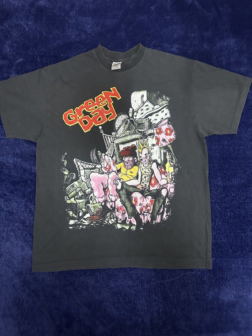 Green Day "Pulling Teeth" vintage T-Shirt (Category: Tshirts & Polo Shirts ) located in Quezon City. Submitted by rackculture (Listing ID 1466272183, Image 1). Description: 👕 Size XLarge 23 width 29.5 length 🧵Single Stitch All The Way ₱ 1,500 only 📩 Message us to order.