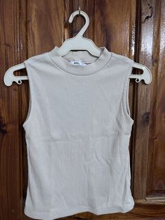 (Category: ) located in . Submitted by gbwardrobe (Listing ID 1466195635, Image 1). Description: .