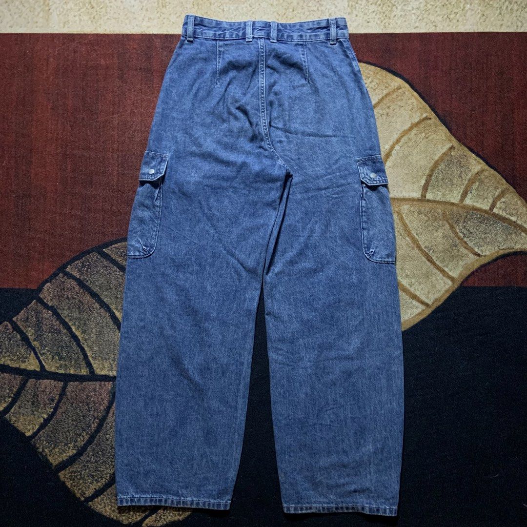 GU Barrel Cargo Pants (Category: Jeans) located in Puerto Princesa. Submitted by jdthrifts (Listing ID 1466308019, Image 2). Description: Dimes: Waist: 28 Length: 40 Hem: 9 No issue Excellent condition 550 only PM!.
