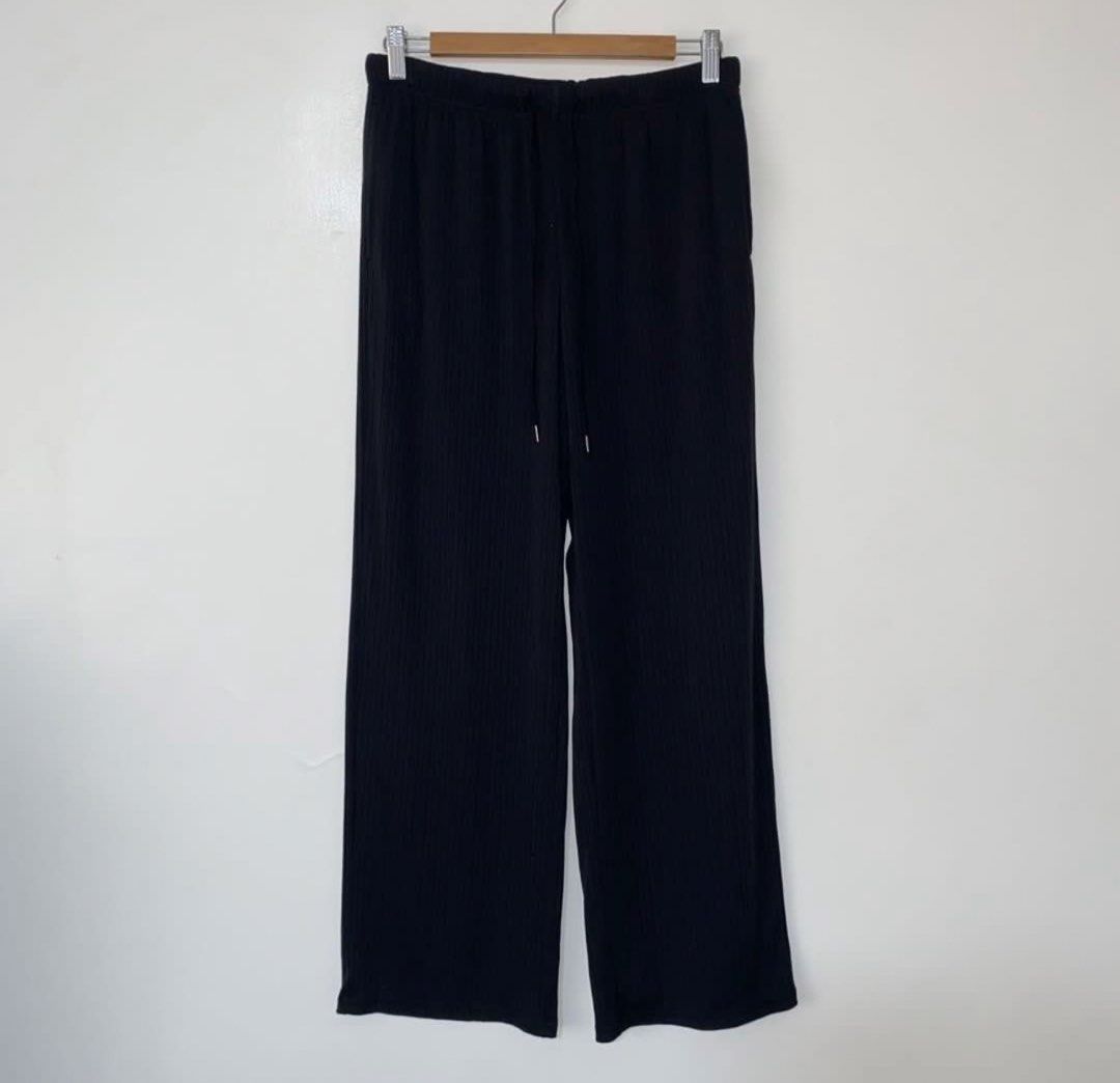 SALE‼️GU BY UNIQLO rib pull on pants (Category: Other Bottoms) located in San Jose del Monte. Submitted by mamiracky (Listing ID 1466258939, Image 2). Description: Last price posted In good condition No flaws No when worn .