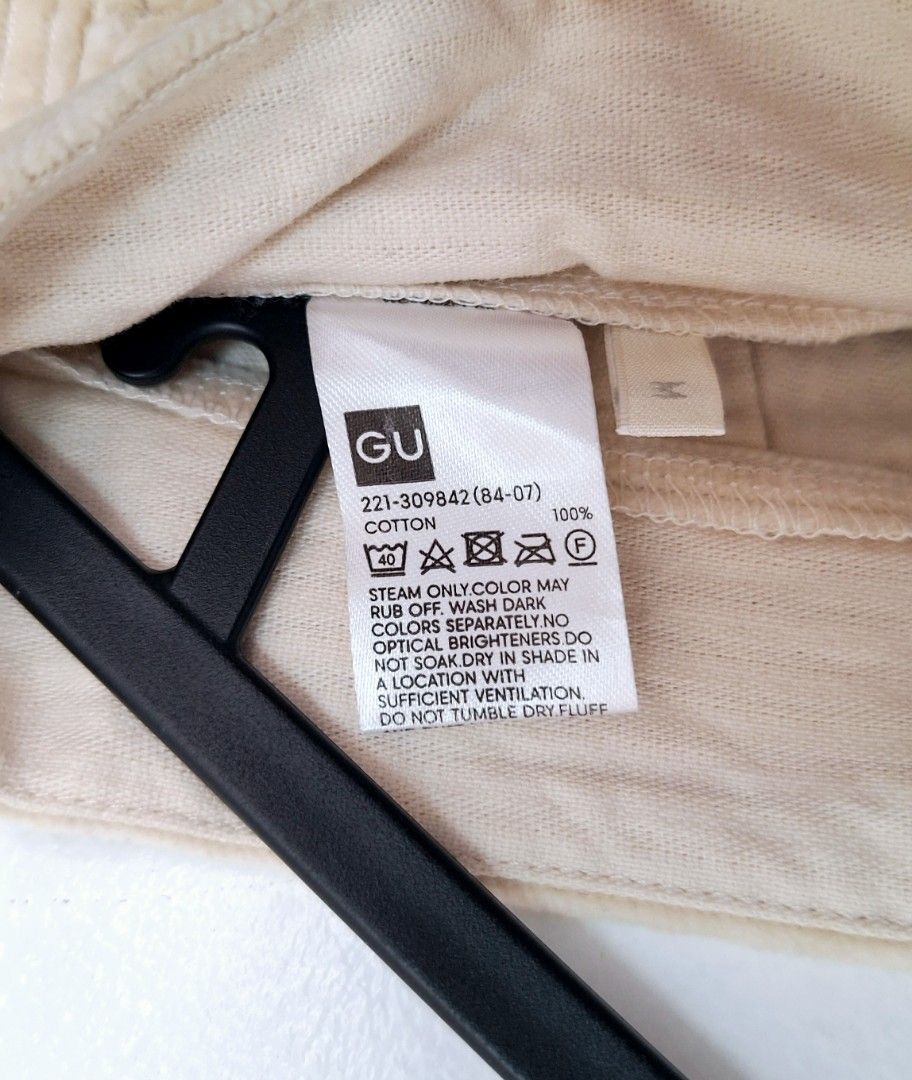 GU Corduroy Pants (Category: Other Bottoms) located in La Trinidad. Submitted by styled.traded (Listing ID 1466245085, Image 2). Description: Size M, W- 28", L - 37" non-stretch, very nice in person.