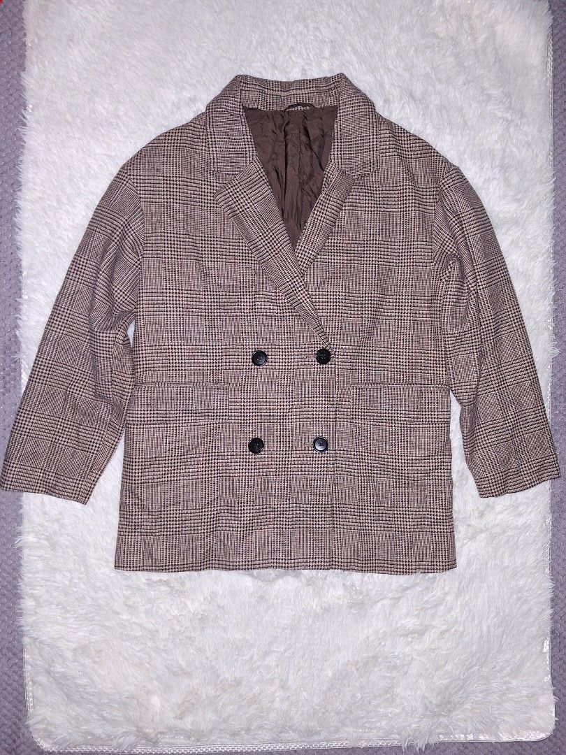 GU Women’s Checked Blazer Jacket – Size S (Category: Coats, Jackets and Outerwear) located in Mabalacat. Submitted by thriftarcadeph (Listing ID 1466282511, Image 3). Description: ✨ Brand: GU 👩 For Women 📏 Size S / Small 🤎 Brown/gray checked pattern 🧥 Double-breasted design 🔘 4-button front 👜 Front flap pockets 📐 Approx. 20" pit-to-pit 📐 Approx. 27" length ✨ Good pre-loved condition 💰 ₱450 only + shipping 🔥 Stylish, classy & easy to pai
