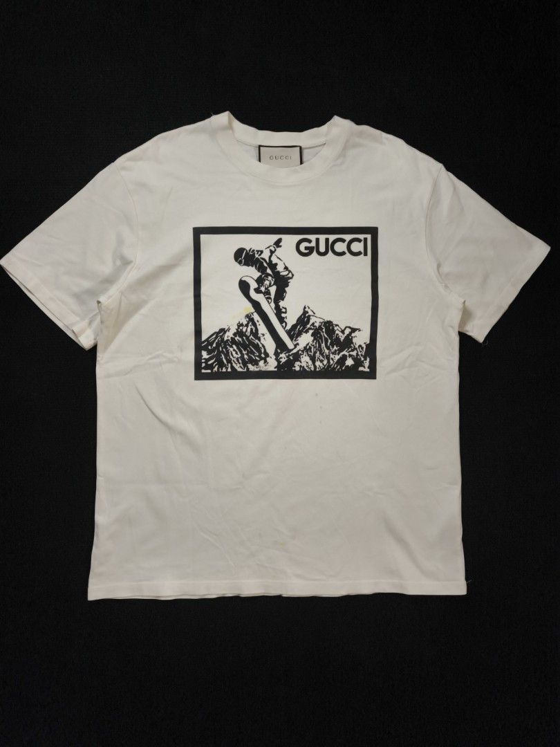 Gucci Big Design (Category: Tshirts & Polo Shirts ) located in San Fernando. Submitted by gaboo_asncn (Listing ID 1466320228, Image 2). Description: - Gucci Big Design - Size: Size Large on tag (W23/L29.5) - Condition: Excellent - Color Rate: 9/10 - No issue: ( Need Wash).