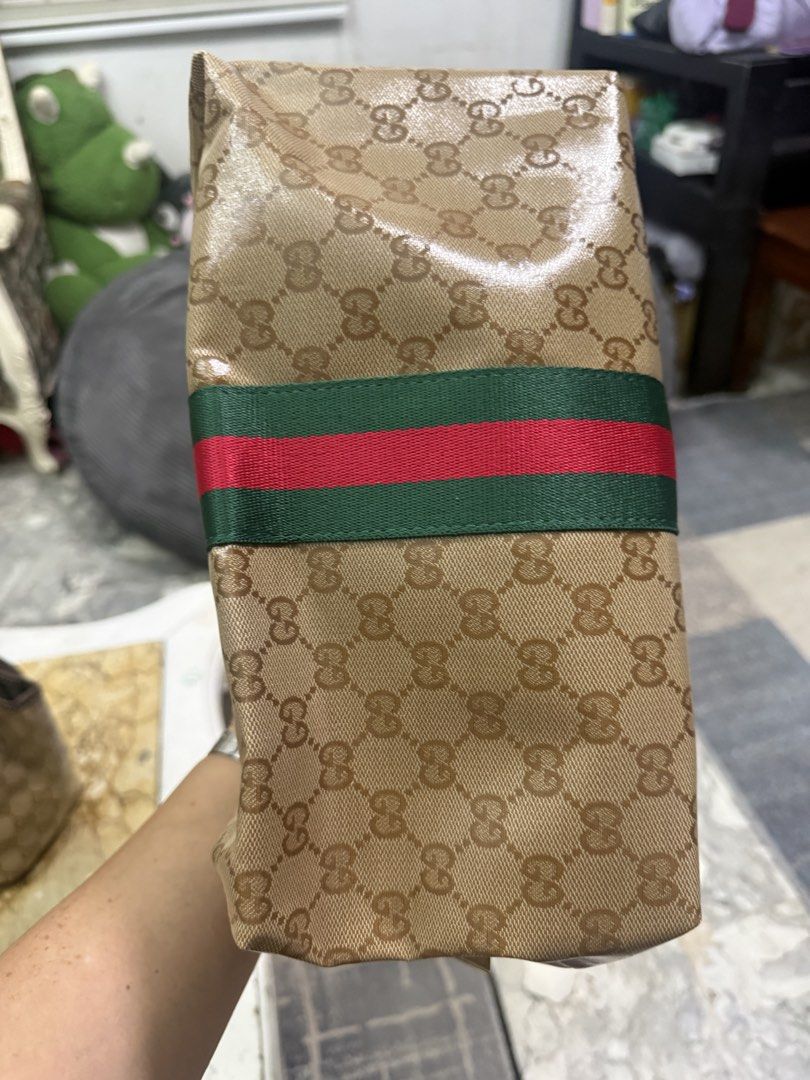 GUCCI BOSTON BAG (Category: Community) located in Angeles City. Submitted by migs_font29 (Listing ID 1466276760, Image 2). Description: .