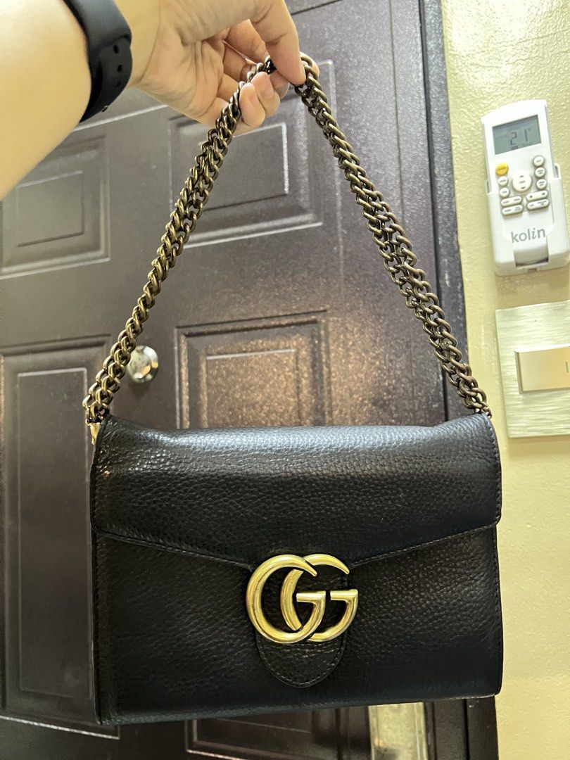 Gucci wallet on chain (Category: Cross-body Bags) located in Manila. Submitted by colineb (Listing ID 1466270264, Image 1). Description: Original sbi ni google.