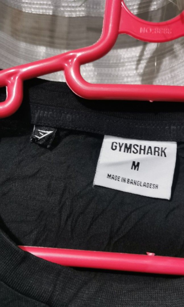 Gymshark crest long sleeves (Category: Coats, Jackets and Outerwear) located in San Jose. Submitted by thrift_ni_sir (Listing ID 1466158982, Image 3). Description: Excellent condition, need wash Embroidered logo at the front MOD j&t Add shipping fee MOP gcash.