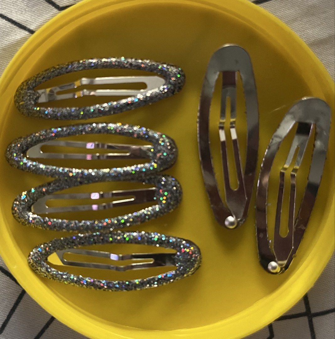 Hair Clip (Category: Everything Else Others) located in Calasiao. Submitted by xwbj4ycjw975281 (Listing ID 1466230003, Image 1). Description: ₱5 per pair all goods from Japan onhand.