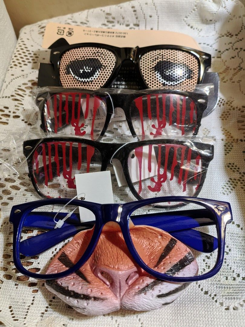 halloween eyeglasses/ pc (Category: Everything Else Others) located in Manila. Submitted by luckycharm_215 (Listing ID 1466275489, Image 1). Description: new.