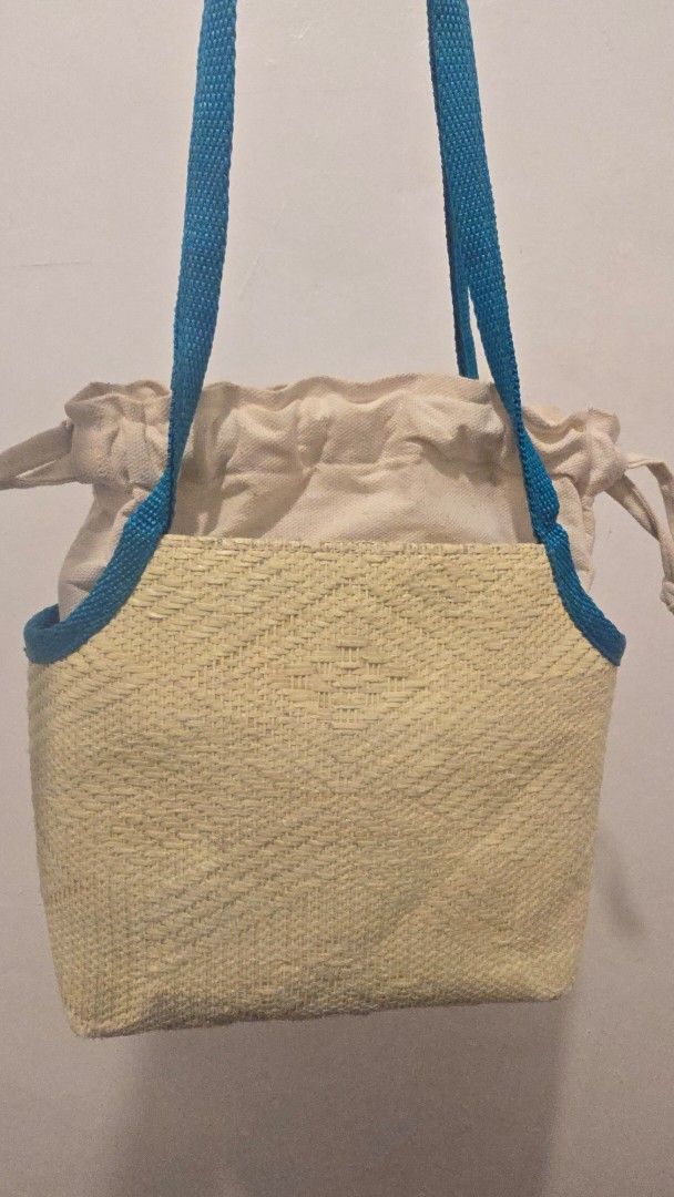 Halohalo Toiny Tia Bag (Category: Shoulder Bags) located in Antipolo. Submitted by favoritegirl01 (Listing ID 1466247683, Image 3). Description: one of my beloved bags actually! - features drawstring opening and one side pocket inside - has a few banig scruffs - straps and inside are still in good condition.