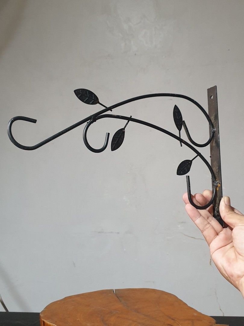 Hanging Plant Wall-Mounted Bracket Metal (Category: Pots & Planters) located in Las Pinas. Submitted by oldsthetics (Listing ID 1466330112, Image 1). Description: Hanging Plant Wall-Mounted Bracket Metal This classic aesthetic makes it a popular choice for vintage, farmhouse, cottagecore, and traditional garden decor. It balances functional strength with soft, natural elegance This is a used item Preloved and not new May have imperfections Typica