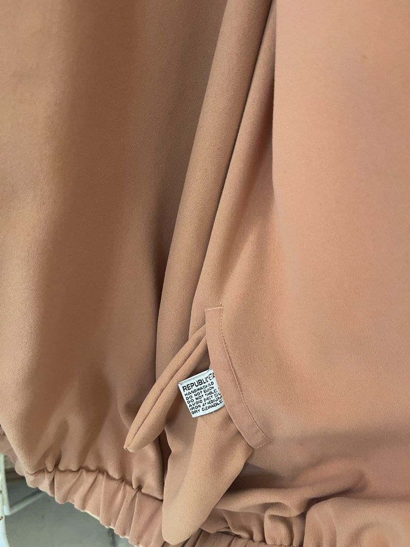Harlen&Holden XS jacket (Category: Coats, Jackets and Outerwear) located in Mandaluyong City. Submitted by coolmeybab (Listing ID 1466180413, Image 2). Description: .