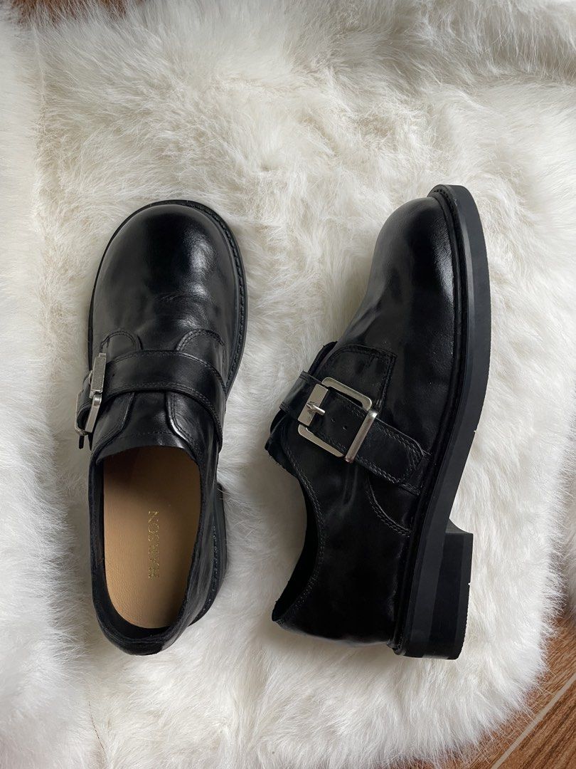 Harson black leather single monk strap (Category: Shoe inserts) located in Bulacan. Submitted by johnivanqu27099 (Listing ID 1466320193, Image 3). Description: Harson black leather single monk strap Classic and elegant — perfect for formal and smart-casual looks. • Brand: Harson • Color: Black • Material: Leather • Size: 235 mm / 23.5 cm — approximately EU 37 • Condition: Brand New • Complete package with original box • Price: ₱1,999 — negotiable