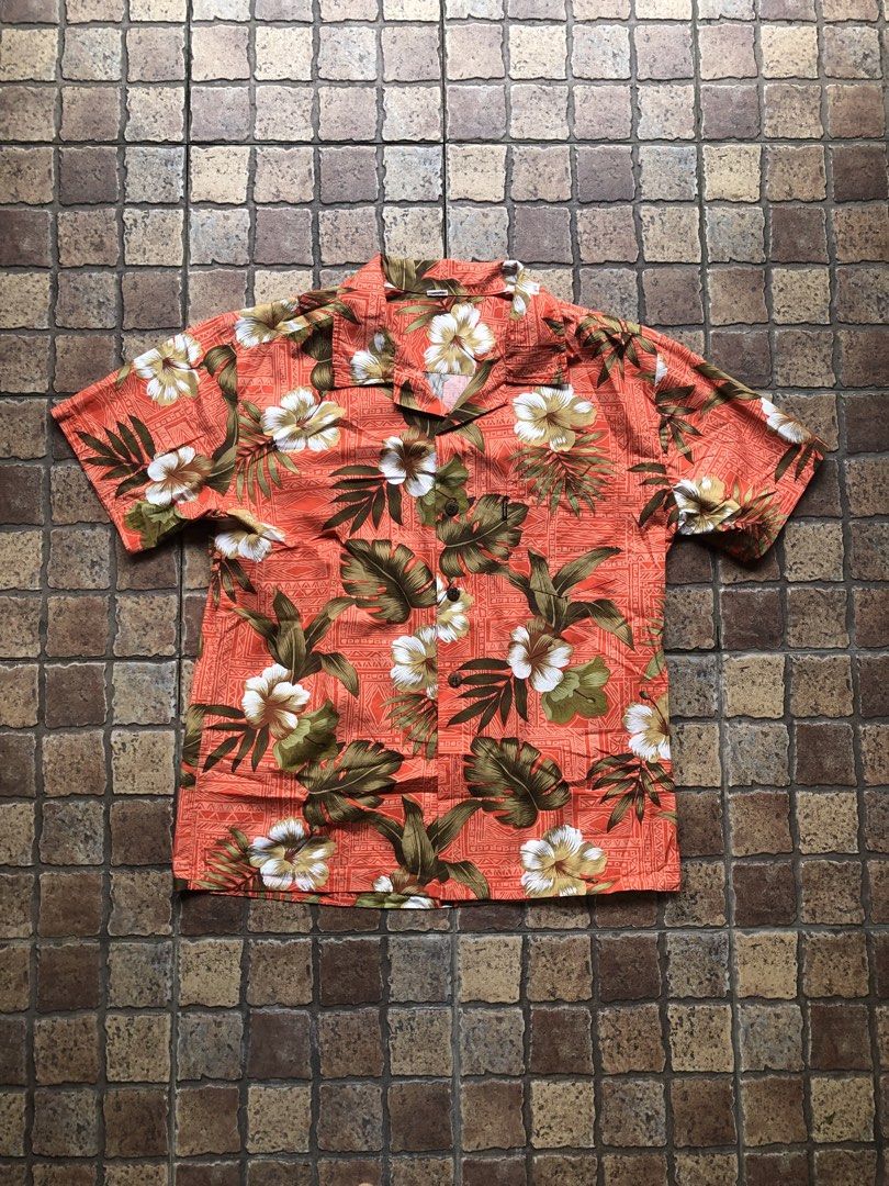 Hawaiian Aloha Shirt (Category: Tshirts & Polo Shirts ) located in Quezon City. Submitted by archives.andre (Listing ID 1466199341, Image 1). Description: Made in Hawaii Aloha Shirt Print Matched pocket Width: 24” Length: 29”.