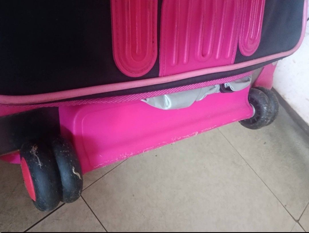 Hawk Trolley Bag (Category: Stationery & School Supplies) located in Bulacan. Submitted by threekids113114 (Listing ID 1466179712, Image 3). Description: Php 1,500 only LIKE NEW SELLING THIS HAWK TROLLEY BAG, ALMOST NEW Bought at around 4,500 php Selling for: 1,500 php Ships from Meycauayan Bulacan Lalamove Ready Issue: wala lang ung tumbler and needs some cleaning .