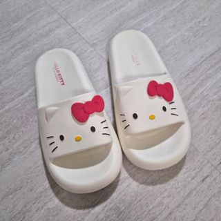 (Category: ) located in . Submitted by lovely.closet (Listing ID 1466279813, Image 1). Description: .