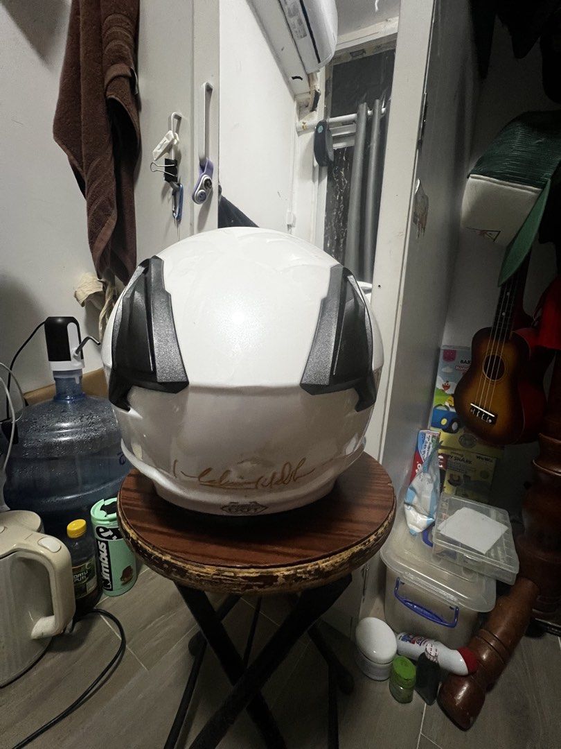 Helmet (SOL) (Category: Wearables & Smart Watches) located in Manila. Submitted by corruptdot (Listing ID 1466316117, Image 3). Description: .