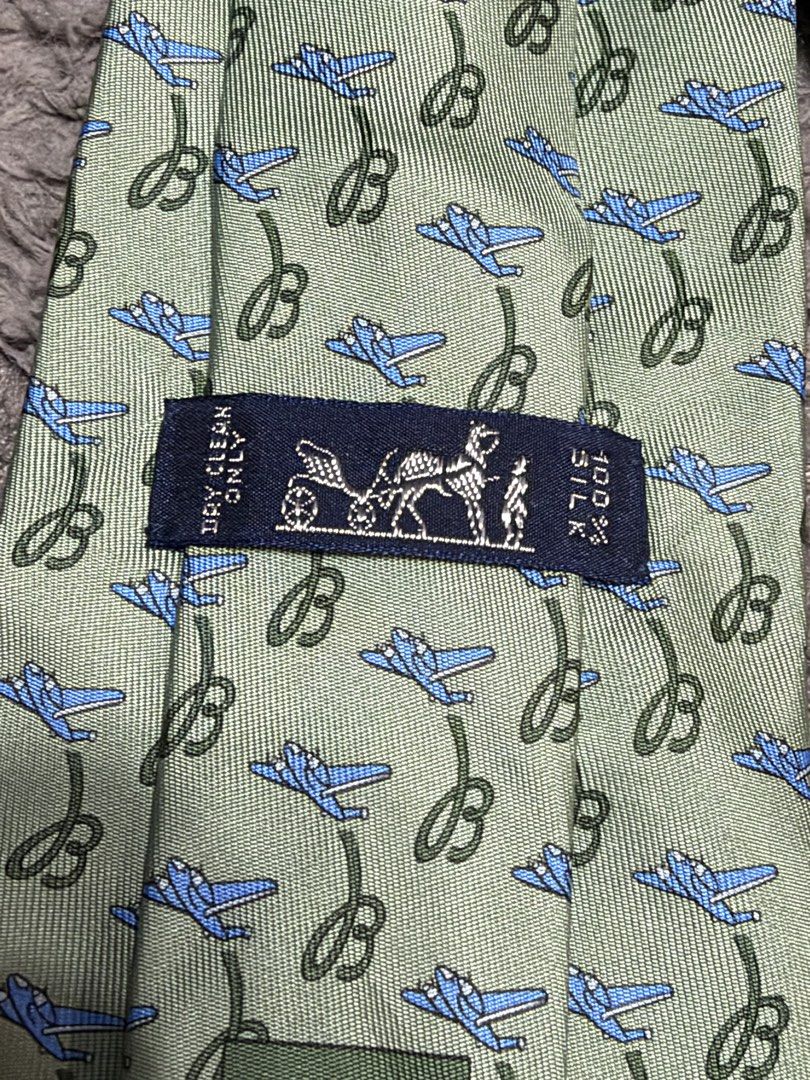 Hermes - Airplanes Graphic Neck Tie (Category: Ties) located in Cavite. Submitted by commoncourtesy (Listing ID 1466220359, Image 3). Description: Authentic.