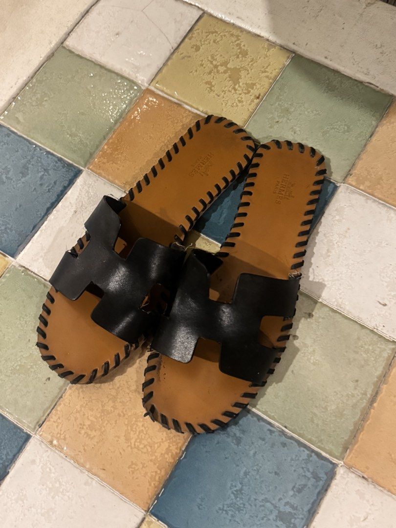 Hermes flats in black & tan (Category: Flats & Sandals) located in Manila. Submitted by namiskyumi (Listing ID 1466303167, Image 2). Description: - size 39/40.
