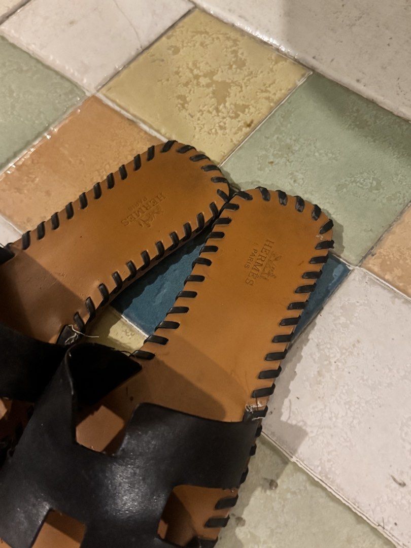 Hermes flats in black & tan (Category: Flats & Sandals) located in Manila. Submitted by namiskyumi (Listing ID 1466303167, Image 3). Description: - size 39/40.