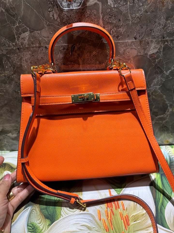Hermes Lindy (Category: Luxury Bags & Wallets) located in Manila. Submitted by vilmabrandedukaybags (Listing ID 1466304911, Image 2). Description: Hermes Lindy... like new condition coded,, super ganda,,, apaka mura PA ❤.