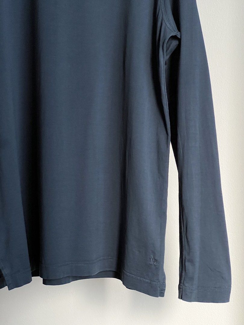 Hermes Long Sleeve Crewneck Tee Blue (Category: Luxury Apparel) located in Quezon City. Submitted by raccoonfur (Listing ID 1466241951, Image 3). Description: Hermes navy aquamarine long sleeve tshirt. Great condition. Super soft fine cotton. Flat measurements: Pit to pit 51.5cm/20.25in Shoulders 44.15cm/17.5in Length 73.5cm/29in Sleeve inseam 48.5cm/19.1in Sleeve length 66.75cm/26.25in.