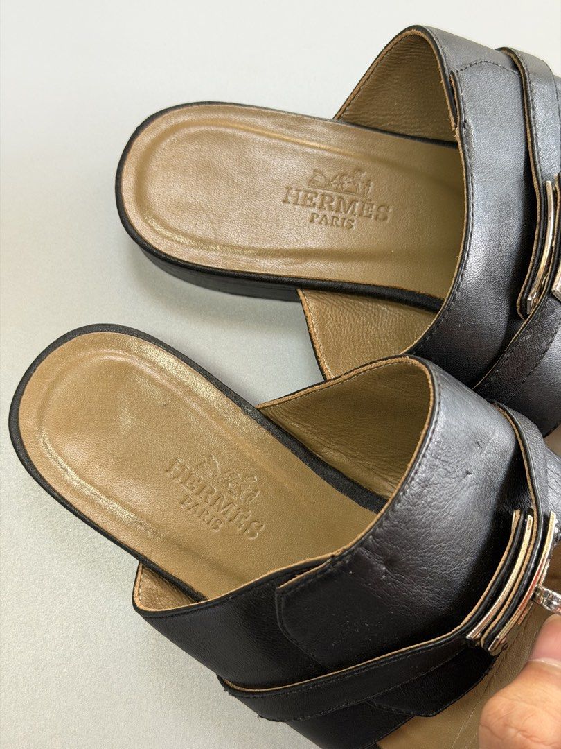 Hermes Sandal (Category: Sandals) located in Manila. Submitted by thriftfinds_dvo (Listing ID 1466312191, Image 3). Description: Hermes Sandal Excellent condition Size 36 on tag Price:1,800 Loc:Davao city📍.