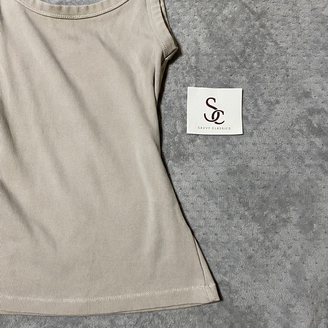 H&M basic top (Category: Sleeveless) located in Ajuy. Submitted by savvyclassics (Listing ID 1466310526, Image 2). Description: .