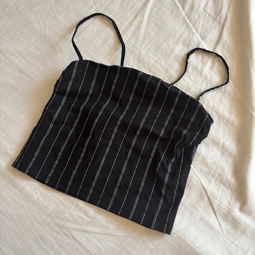 H&M Black Stripe CrissCross Top (Category: Sleeveless) located in Binan City. Submitted by myprelovedhaul (Listing ID 1466199401, Image 1). Description: - fits xxs to xs! - no when worn photos! - last price posted! - please message only if sure buyer! - limited replies only. - Available unless mark as sold. - Ship via j&t or lalamove for same day. -Mode of payment: Gcash 📍Biñan Laguna .