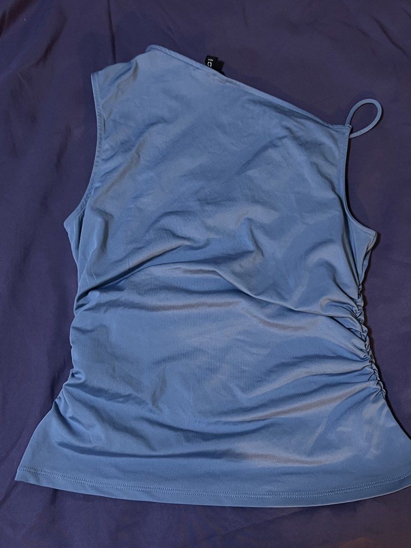 h&m blue asymetrical side ruched top (Category: Sleeveless) located in Quezon City. Submitted by alexxis_ (Listing ID 1466239693, Image 2). Description: • pm for more details • sf shouldered by buyer :) • loc: QC .