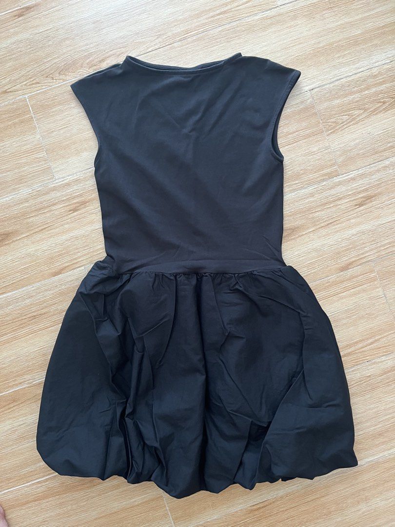 H&M bubble hem dress (Category: Dresses) located in Talisay. Submitted by babykiethc65968 (Listing ID 1466336373, Image 3). Description: Size XS Used once.