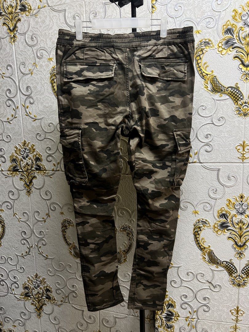 H&M Camouflage Cargo Pants Size 28 (Category: Jeans) located in Manila. Submitted by irenekaren57943 (Listing ID 1466209429, Image 3). Description: 𒊹︎𝐇&𝐌 𝐃𝐈𝐕𝐈𝐃𝐄𝐃 𝐓𝐀𝐂𝐓𝐈𝐂𝐀𝐋 𝐖𝐎𝐎𝐃𝐋𝐀𝐍𝐃 𝐂𝐀𝐌𝐎𝐔𝐅𝐋𝐀𝐆𝐄 𝐂𝐀𝐑𝐆𝐎 𝐏𝐚𝐧𝐭𝐬 ➤ 𝟑𝟒-𝟑𝟔 𝐖 | 𝟒𝟏 𝐋 ➤ 𝐋𝐢𝐤𝐞 𝐍𝐞𝐰 ➤ 𝐍𝐨 𝐈𝐬𝐬𝐮𝐞 .