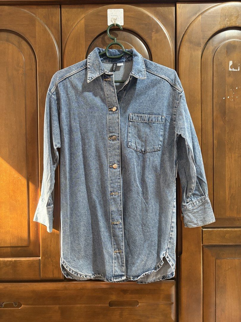 H&M Denim (Category: Dresses) located in San Juan, La Union. Submitted by keenearth-fe38 (Listing ID 1466193026, Image 1). Description: Oversized shirt, can be worn as mini dress too. No flaws Yes to haggle M-L.